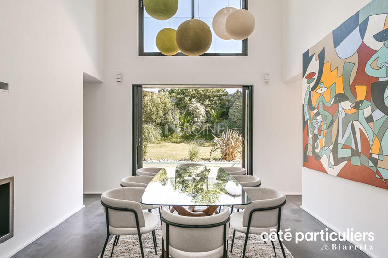 Villa - 310 m² - 7 pièces