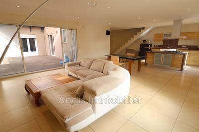 Maison - 300 m² - 9 pièces