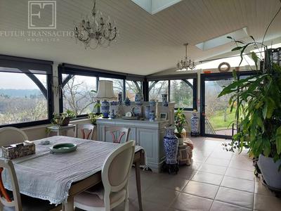 Maison - 207 m² - 9 pièces