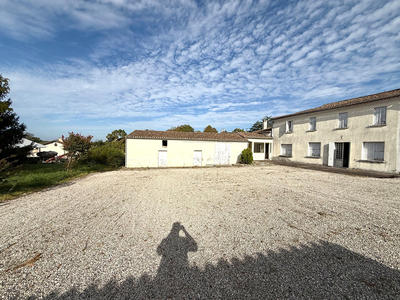 Maison - 200 m² - 5 pièces
