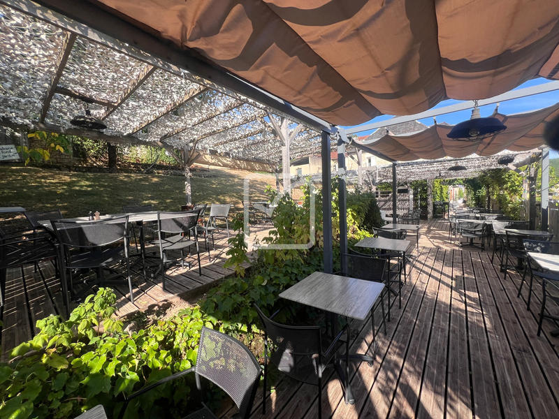 Maison de village - 250 m² - 10 pièces