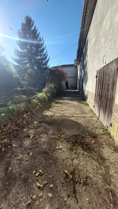 Maison - 228 m² - 7 pièces