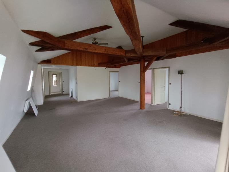 Maison - 337 m² - 12 pièces