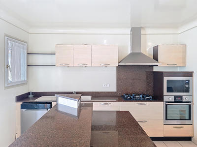 Maison - 145 m² - 5 pièces