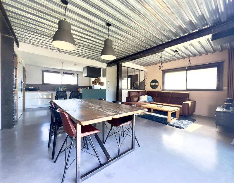 Maison - 140 m² - 5 pièces