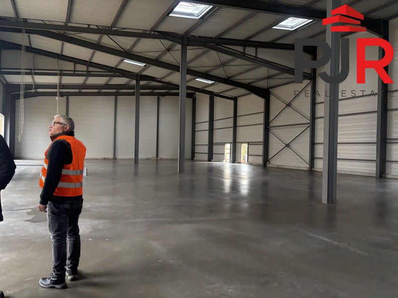 Local d'activités - 208 m²