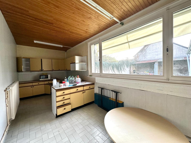 Maison - 250 m² - 12 pièces