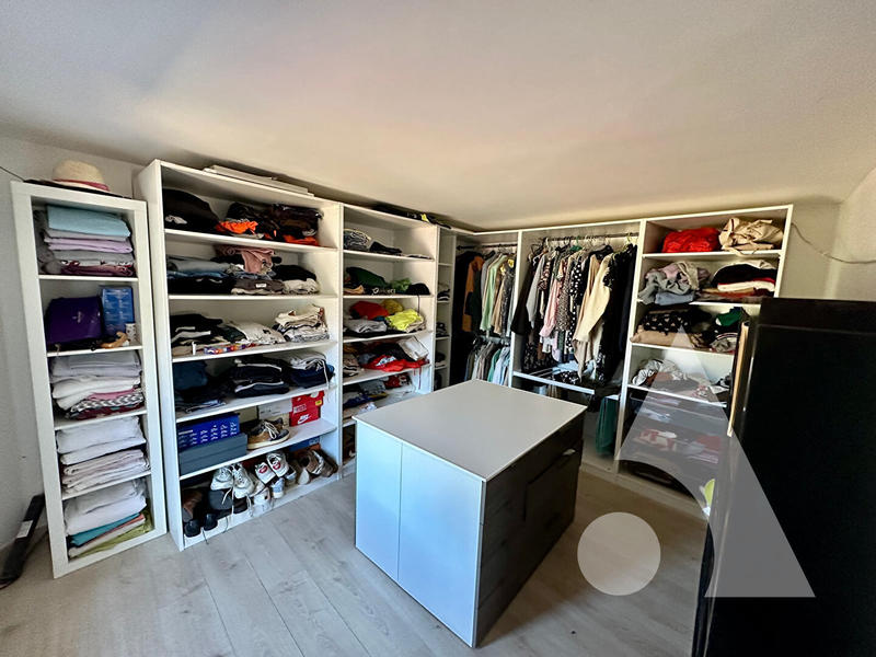 Villa - 362 m² - 8 pièces