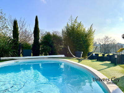 Maison traditionnelle - 98 m² - 5 pièces