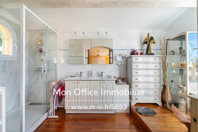 Villa - 180 m² - 6 pièces
