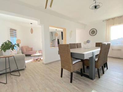 Maison - 111 m² - 5 pièces