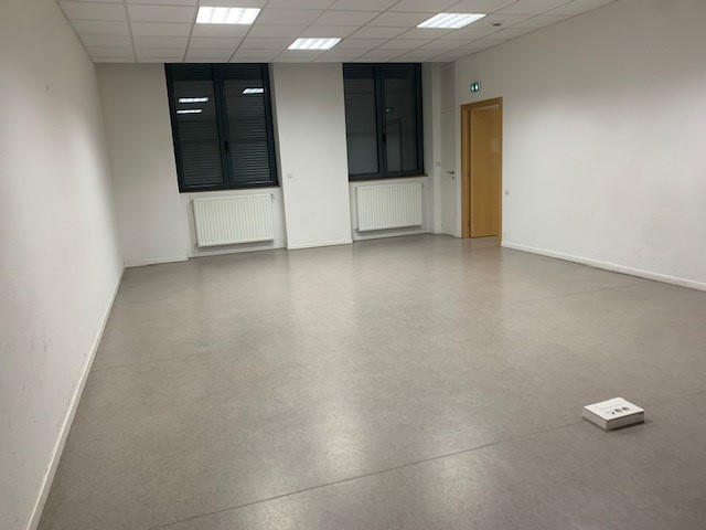 Bureau - 635 m²