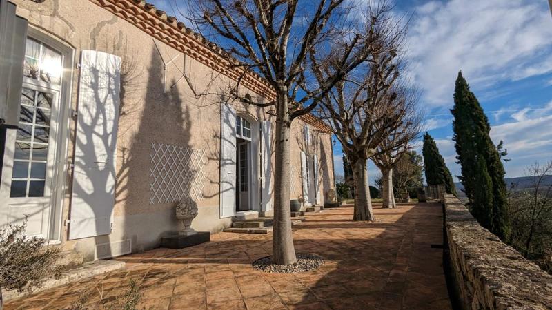 Demeure - 390 m² - 6 pièces