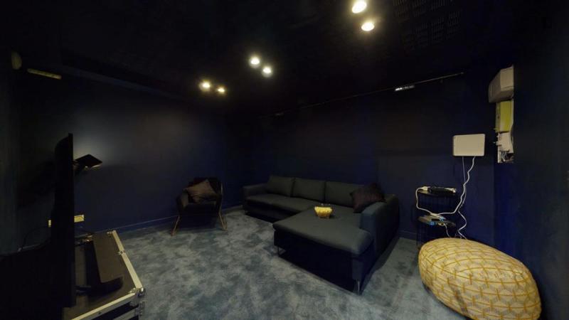 Chambre - 25 m² - 11 pièces