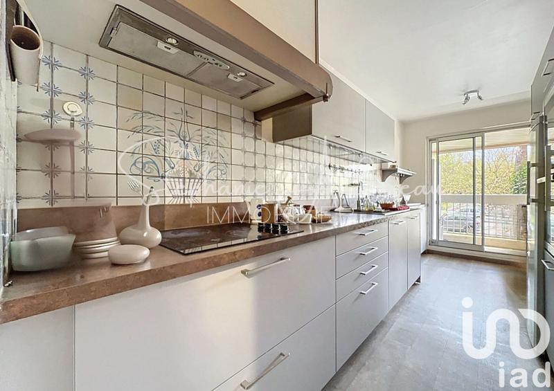 Appartement - 99 m² - 5 pièces