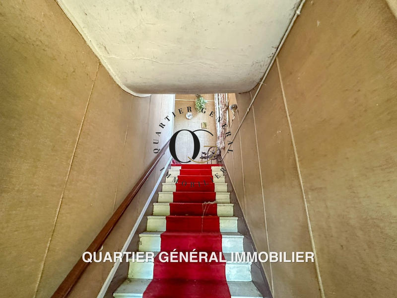 Maison - 300 m² - 6 pièces