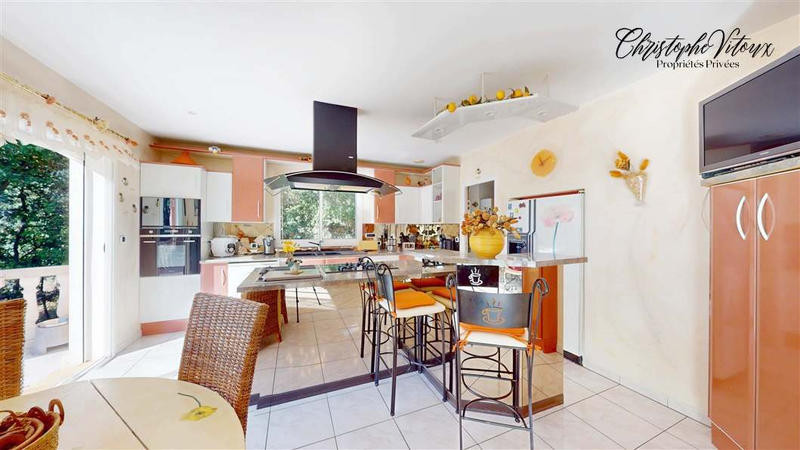 Villa - 200 m² - 5 pièces