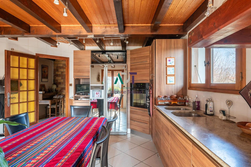 Maison - 187 m² - 8 pièces