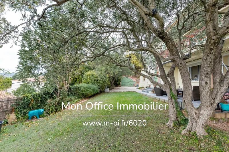 Maison - 180 m² - 7 pièces