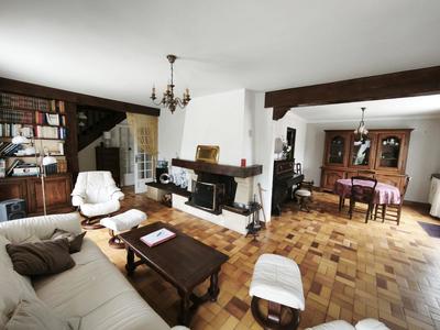 Maison - 143 m² - 6 pièces