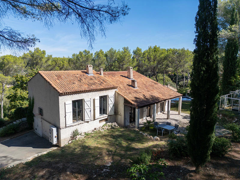 Maison - 140 m² - 6 pièces
