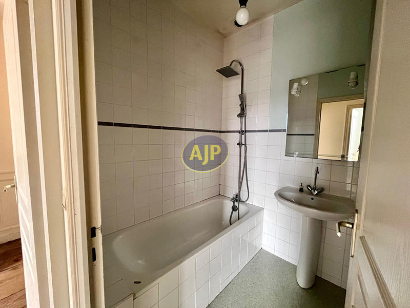 Appartement - 82 m² - 3 pièces