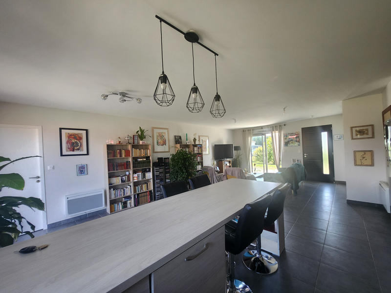 Maison - 90 m² - 5 pièces