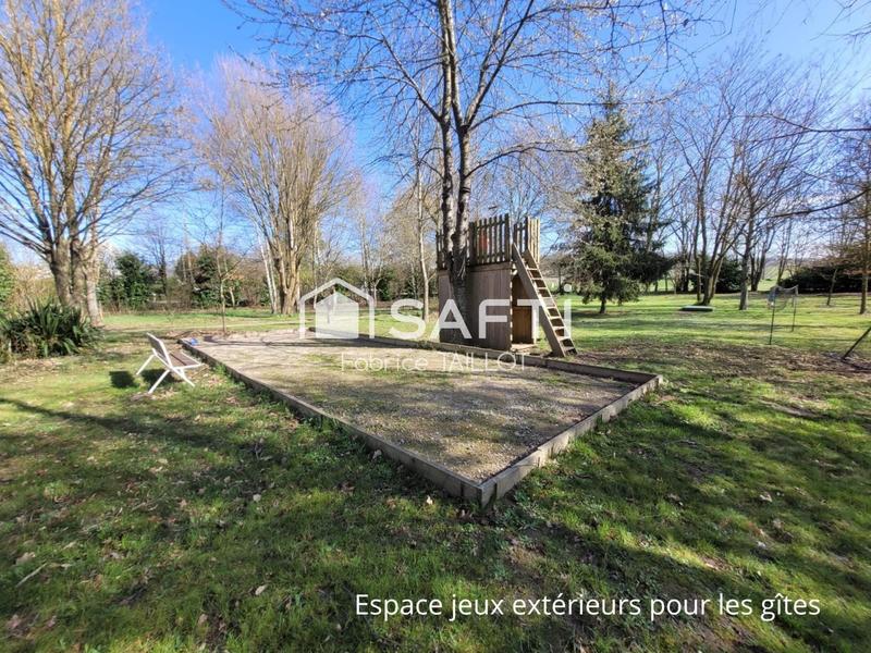 Maison - 345 m² - 14 pièces