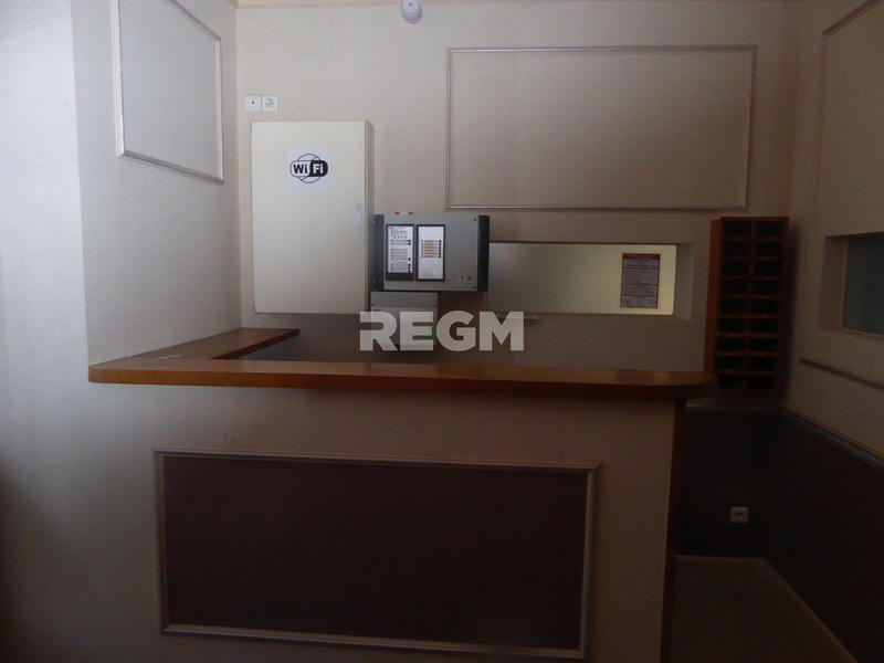 Propriété - 800 m² - 25 pièces