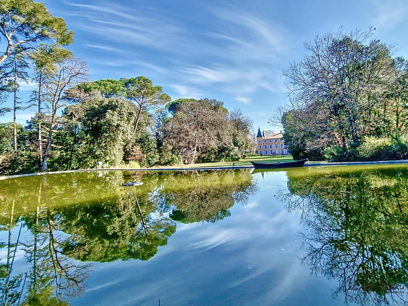 Château - 1 452 m² - 29 pièces