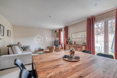 Maison - 99 m² - 5 pièces