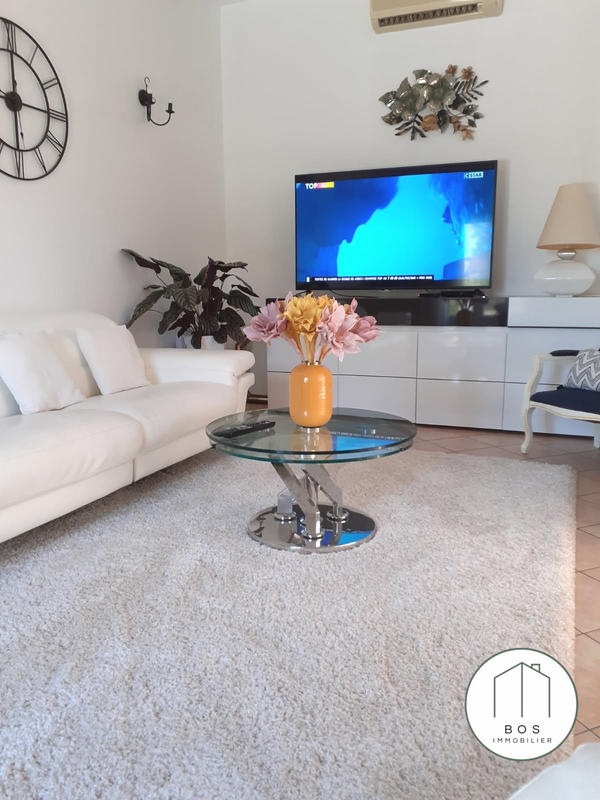 Villa - 213 m² - 6 pièces