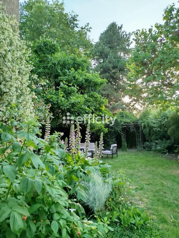 Maison - 165 m² - 10 pièces