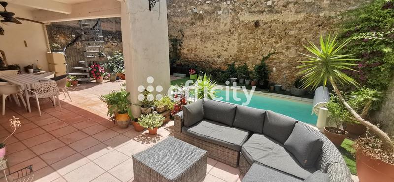 Maison - 165 m² - 8 pièces