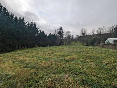 Terrain constructible - 1 052 m²