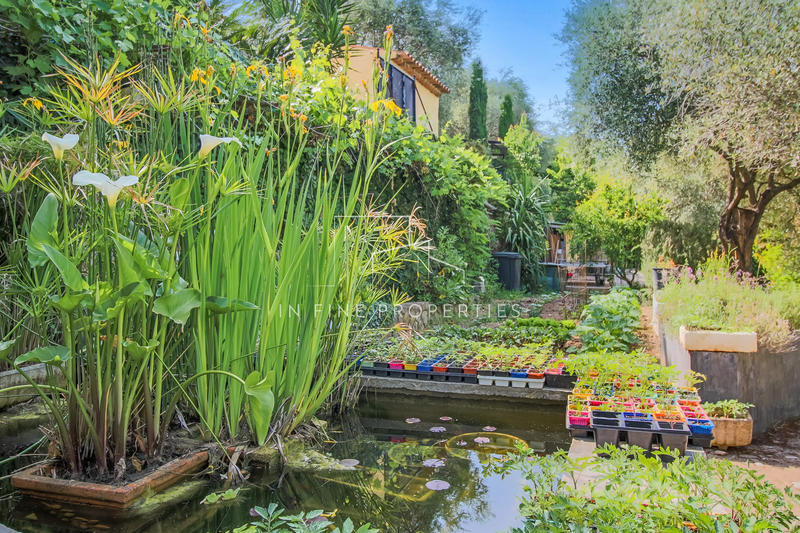 Maison - 220 m² - 7 pièces