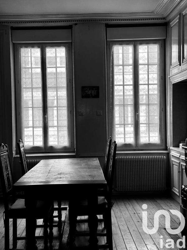 Maison - 207 m² - 7 pièces