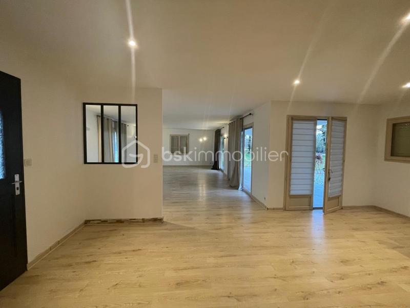 Maison - 200 m² - 7 pièces