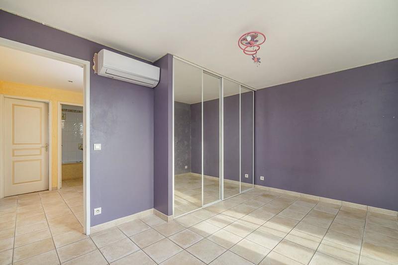 Maison - 200 m² - 6 pièces