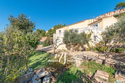 Villa - 260 m² - 9 pièces