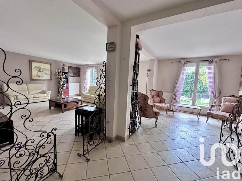 Maison - 255 m² - 8 pièces