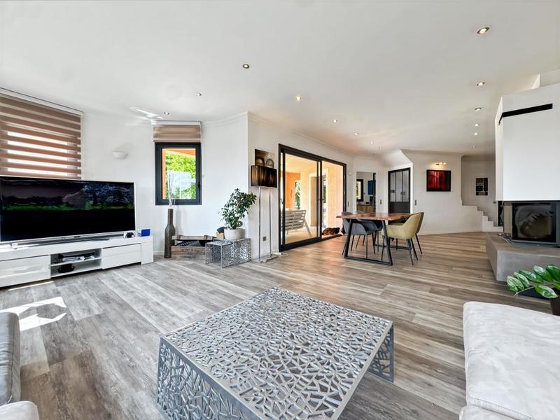 Villa - 350 m² - 9 pièces