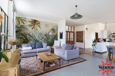 Maison - 295 m² - 7 pièces