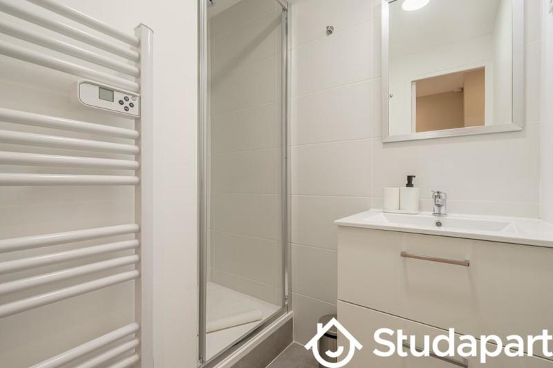 Chambre - 13 m² - 1 pièce