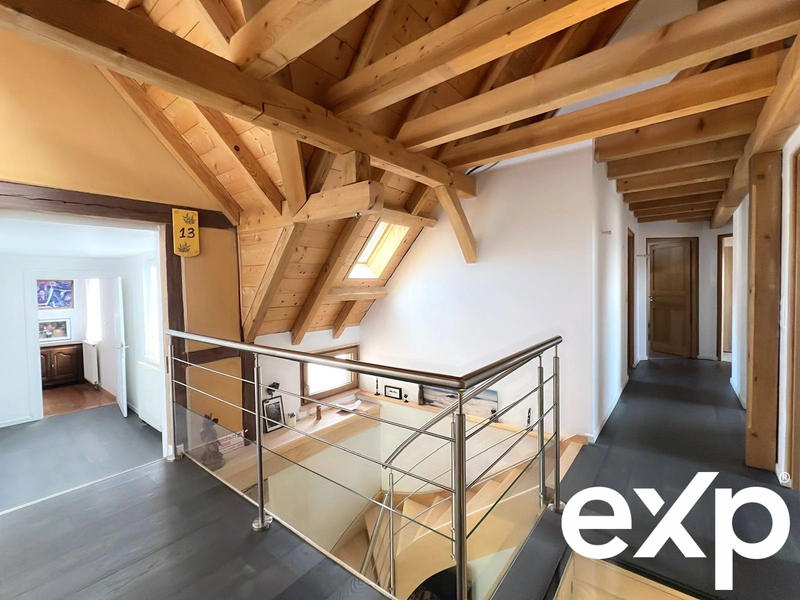 Maison - 240 m² - 9 pièces