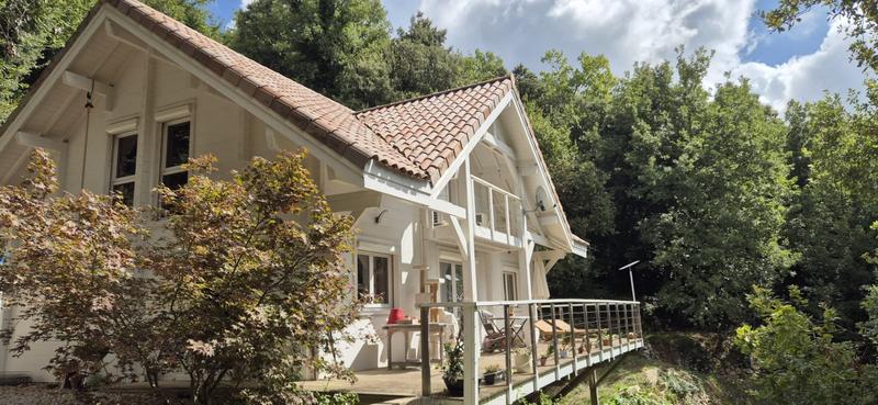 Maison - 140 m² - 4 pièces