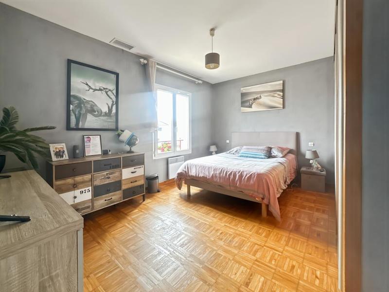 Maison - 195 m² - 7 pièces