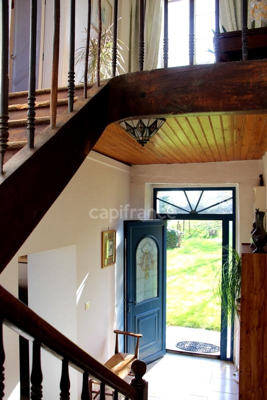 Propriété - 205 m² - 6 pièces