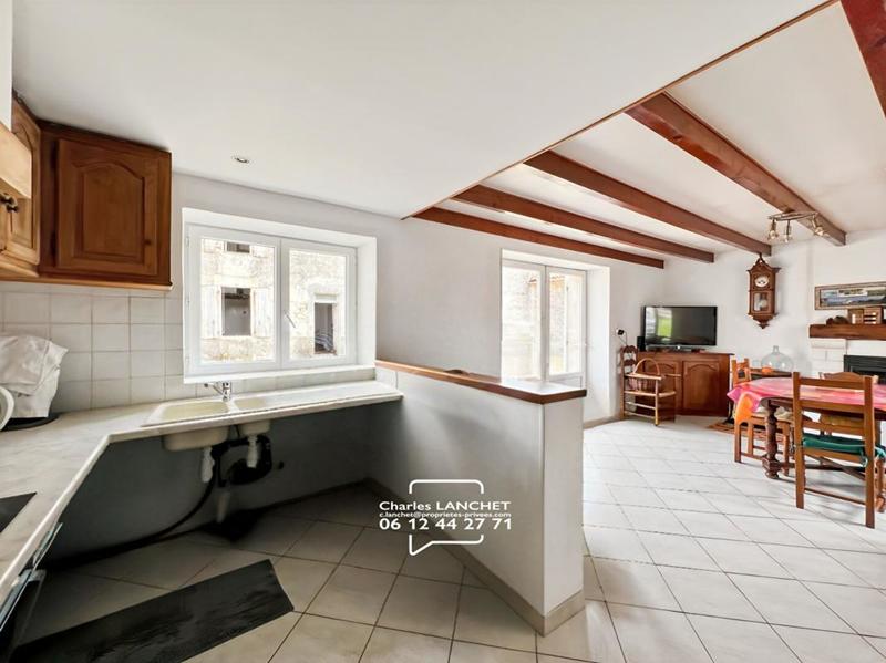 Maison - 250 m² - 6 pièces