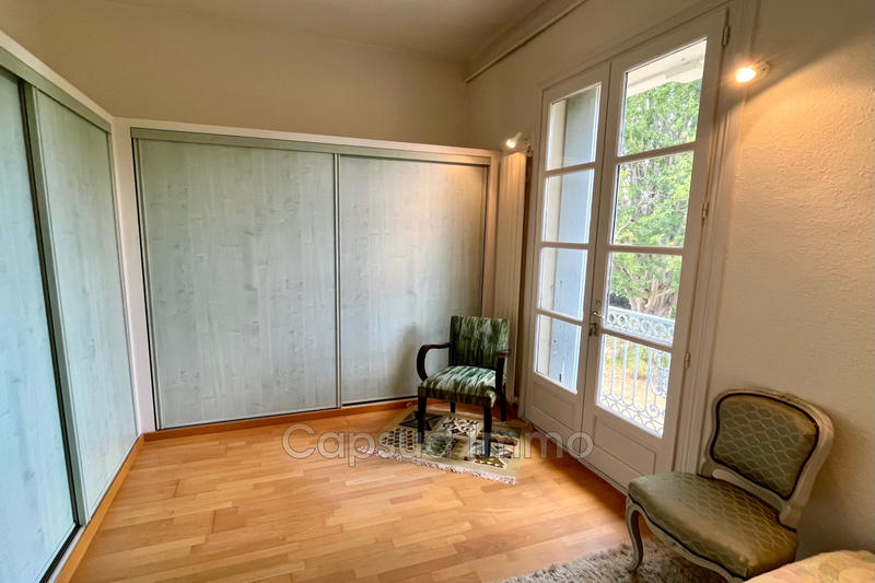 Demeure - 265 m² - 8 pièces